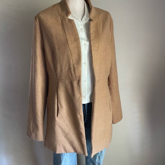Entro Camel Color women's Coat. Size Large. EUC. - Picture 1 of 6